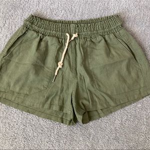 NWT (L) Linen shorts